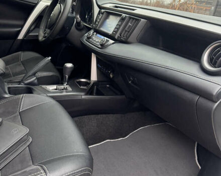 Белый Тойота РАВ 4, объемом двигателя 2.49 л и пробегом 144 тыс. км за 24990 $, фото 9 на Automoto.ua