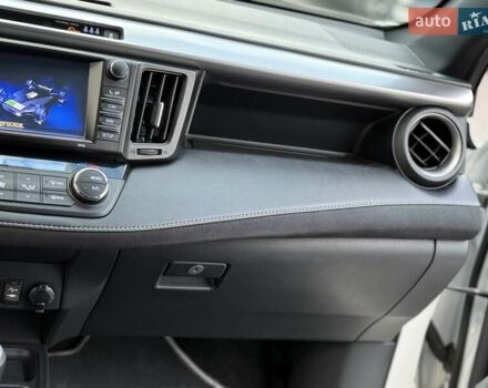 Белый Тойота РАВ 4, объемом двигателя 2.5 л и пробегом 117 тыс. км за 24300 $, фото 49 на Automoto.ua