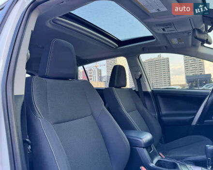 Білий Тойота РАВ 4, об'ємом двигуна 2.49 л та пробігом 121 тис. км за 24500 $, фото 37 на Automoto.ua
