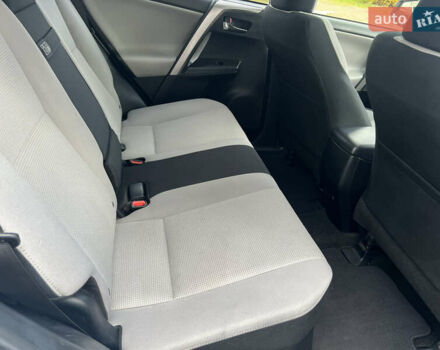 Белый Тойота РАВ 4, объемом двигателя 2.49 л и пробегом 154 тыс. км за 19400 $, фото 27 на Automoto.ua