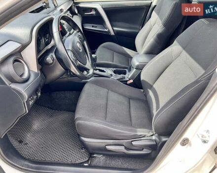 Белый Тойота РАВ 4, объемом двигателя 2 л и пробегом 171 тыс. км за 19999 $, фото 105 на Automoto.ua