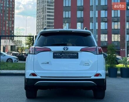 Білий Тойота РАВ 4, об'ємом двигуна 2.49 л та пробігом 121 тис. км за 24500 $, фото 6 на Automoto.ua