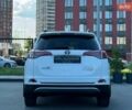 Білий Тойота РАВ 4, об'ємом двигуна 2.49 л та пробігом 121 тис. км за 24500 $, фото 6 на Automoto.ua