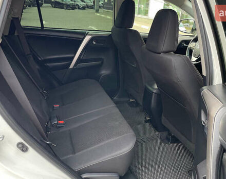 Білий Тойота РАВ 4, об'ємом двигуна 1.99 л та пробігом 158 тис. км за 18878 $, фото 6 на Automoto.ua