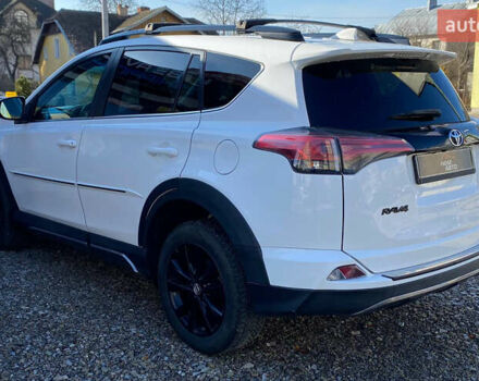 Білий Тойота РАВ 4, об'ємом двигуна 2.49 л та пробігом 104 тис. км за 17500 $, фото 3 на Automoto.ua