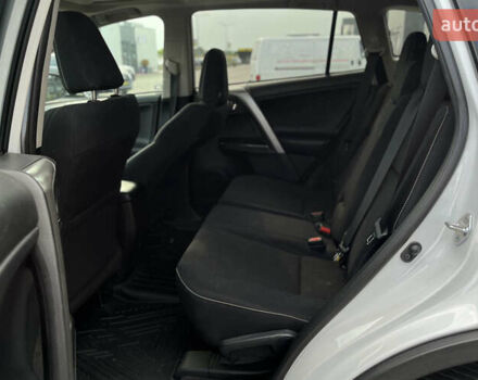 Белый Тойота РАВ 4, объемом двигателя 2.49 л и пробегом 95 тыс. км за 18699 $, фото 27 на Automoto.ua