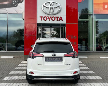 Білий Тойота РАВ 4, об'ємом двигуна 1.99 л та пробігом 158 тис. км за 18878 $, фото 3 на Automoto.ua