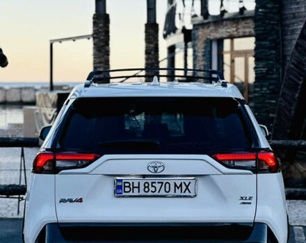 Тойота РАВ 4 2019 в Одессе на Automoto.ua Белый Тойота РАВ 4, объемом двигателя 2.49 л и пробегом 89 тыс. км за 23300 $, фото 9 на Automoto.ua