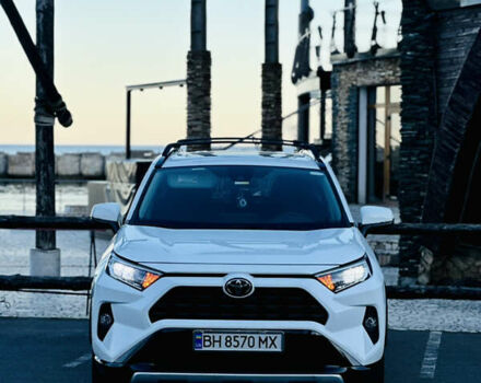 Тойота РАВ 4 2019 в Одессе на Automoto.ua Белый Тойота РАВ 4, объемом двигателя 2.49 л и пробегом 89 тыс. км за 23300 $, фото 1 на Automoto.ua