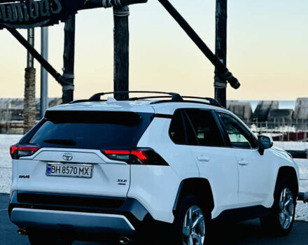 Тойота РАВ 4 2019 в Одессе на Automoto.ua Белый Тойота РАВ 4, объемом двигателя 2.49 л и пробегом 89 тыс. км за 23300 $, фото 6 на Automoto.ua