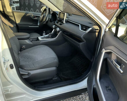 Белый Тойота РАВ 4, объемом двигателя 2 л и пробегом 215 тыс. км за 21000 $, фото 4 на Automoto.ua