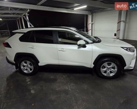 Белый Тойота РАВ 4, объемом двигателя 2 л и пробегом 66 тыс. км за 26000 $, фото 5 на Automoto.ua