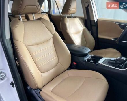 Білий Тойота РАВ 4, об'ємом двигуна 2.49 л та пробігом 85 тис. км за 31000 $, фото 16 на Automoto.ua