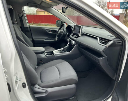 Білий Тойота РАВ 4, об'ємом двигуна 2 л та пробігом 106 тис. км за 27900 $, фото 30 на Automoto.ua