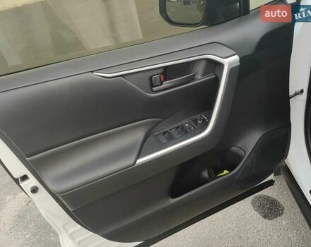 Белый Тойота РАВ 4, объемом двигателя 2 л и пробегом 75 тыс. км за 23350 $, фото 6 на Automoto.ua