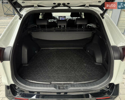 Білий Тойота РАВ 4, об'ємом двигуна 2.49 л та пробігом 106 тис. км за 31500 $, фото 2 на Automoto.ua