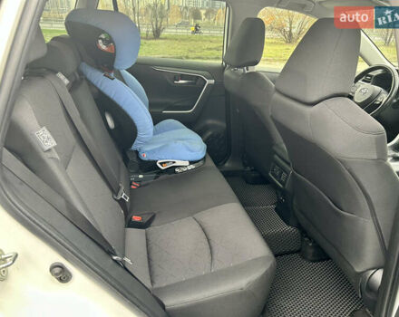 Білий Тойота РАВ 4, об'ємом двигуна 1.99 л та пробігом 82 тис. км за 28000 $, фото 10 на Automoto.ua