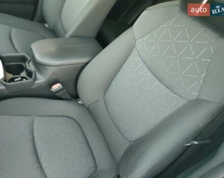 Белый Тойота РАВ 4, объемом двигателя 2 л и пробегом 75 тыс. км за 23350 $, фото 7 на Automoto.ua