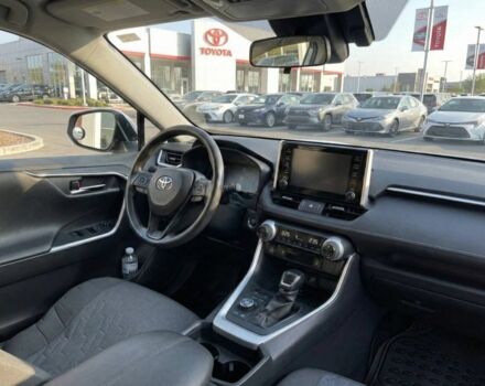 Белый Тойота РАВ 4, объемом двигателя 2 л и пробегом 138 тыс. км за 22000 $, фото 2 на Automoto.ua