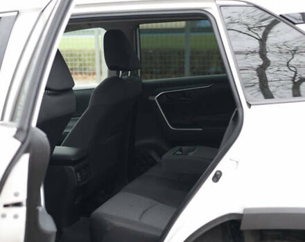 Білий Тойота РАВ 4, об'ємом двигуна 1.99 л та пробігом 140 тис. км за 23300 $, фото 6 на Automoto.ua