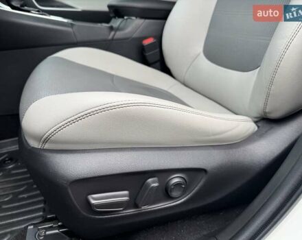 Білий Тойота РАВ 4, об'ємом двигуна 1.99 л та пробігом 99 тис. км за 28000 $, фото 13 на Automoto.ua