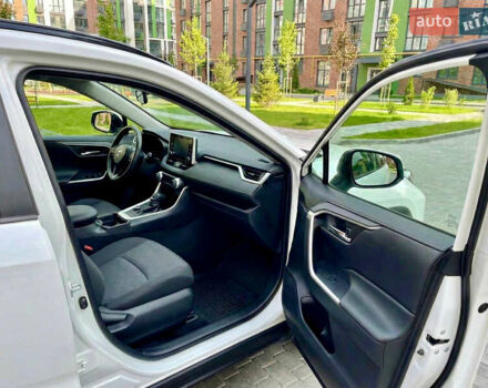 Белый Тойота РАВ 4, объемом двигателя 2 л и пробегом 138 тыс. км за 21200 $, фото 6 на Automoto.ua