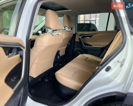 Білий Тойота РАВ 4, об'ємом двигуна 2.49 л та пробігом 85 тис. км за 31000 $, фото 18 на Automoto.ua