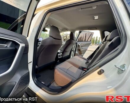 Білий Тойота РАВ 4, об'ємом двигуна 2 л та пробігом 93 тис. км за 26900 $, фото 3 на Automoto.ua
