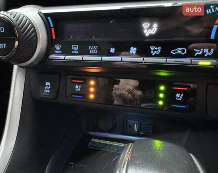 Білий Тойота РАВ 4, об'ємом двигуна 2.49 л та пробігом 106 тис. км за 31500 $, фото 12 на Automoto.ua