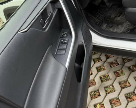 Білий Тойота РАВ 4, об'ємом двигуна 1.99 л та пробігом 140 тис. км за 23300 $, фото 4 на Automoto.ua