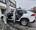 Білий Тойота РАВ 4, об'ємом двигуна 2.49 л та пробігом 55 тис. км за 27000 $, фото 6 на Automoto.ua