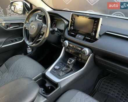 Белый Тойота РАВ 4, объемом двигателя 2 л и пробегом 215 тыс. км за 21000 $, фото 3 на Automoto.ua