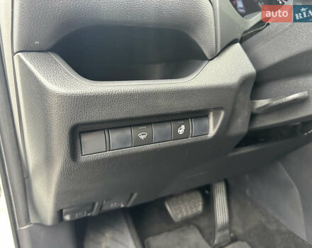 Белый Тойота РАВ 4, объемом двигателя 2 л и пробегом 70 тыс. км за 27999 $, фото 16 на Automoto.ua