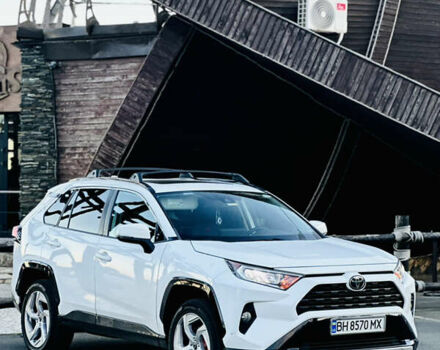 Тойота РАВ 4 2019 в Одессе на Automoto.ua Белый Тойота РАВ 4, объемом двигателя 2.49 л и пробегом 89 тыс. км за 23300 $, фото 2 на Automoto.ua