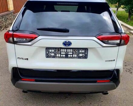 Белый Тойота РАВ 4, объемом двигателя 2.5 л и пробегом 70 тыс. км за 25000 $, фото 1 на Automoto.ua