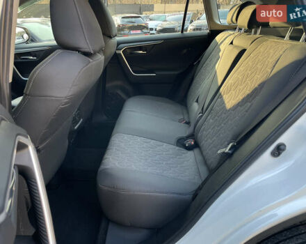 Белый Тойота РАВ 4, объемом двигателя 1.99 л и пробегом 138 тыс. км за 21200 $, фото 3 на Automoto.ua