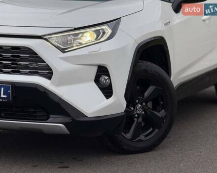 Білий Тойота РАВ 4, об'ємом двигуна 2.49 л та пробігом 128 тис. км за 29900 $, фото 4 на Automoto.ua