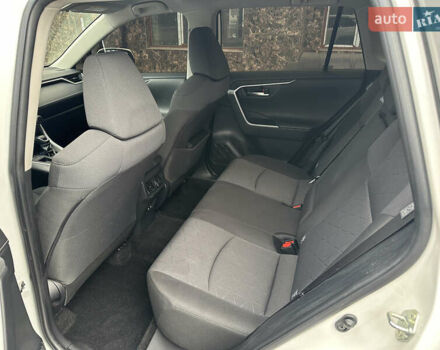 Белый Тойота РАВ 4, объемом двигателя 2 л и пробегом 70 тыс. км за 27999 $, фото 18 на Automoto.ua