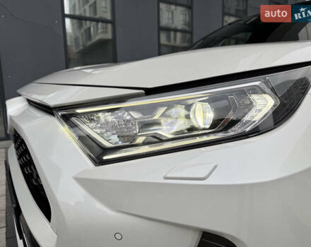 Білий Тойота РАВ 4, об'ємом двигуна 2.49 л та пробігом 106 тис. км за 31500 $, фото 4 на Automoto.ua