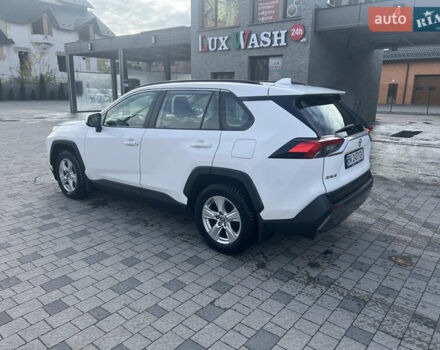 Тойота РАВ 4 2019 в Ровно на Automoto.ua Белый Тойота РАВ 4, объемом двигателя 1.99 л и пробегом 83 тыс. км за 28400 $, фото 15 на Automoto.ua