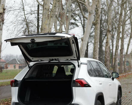 Білий Тойота РАВ 4, об'ємом двигуна 1.99 л та пробігом 140 тис. км за 23300 $, фото 8 на Automoto.ua