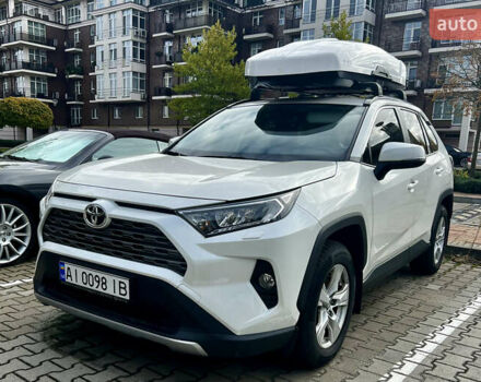 Белый Тойота РАВ 4, объемом двигателя 1.99 л и пробегом 24 тыс. км за 30500 $, фото 4 на Automoto.ua
