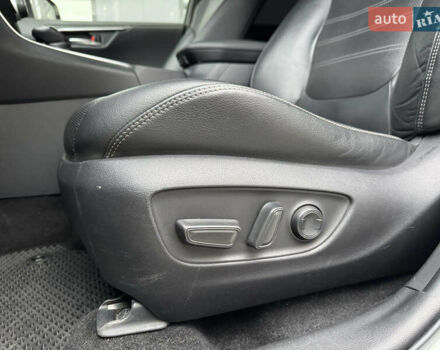 Білий Тойота РАВ 4, об'ємом двигуна 2.49 л та пробігом 106 тис. км за 31500 $, фото 9 на Automoto.ua