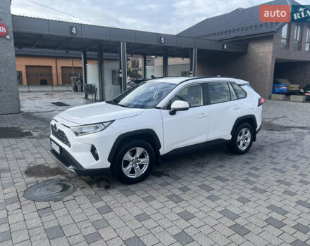 Тойота РАВ 4 2019 в Ровно на Automoto.ua Белый Тойота РАВ 4, объемом двигателя 1.99 л и пробегом 83 тыс. км за 28400 $, фото 18 на Automoto.ua