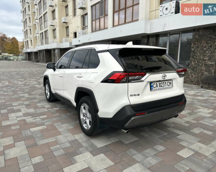 Белый Тойота РАВ 4, объемом двигателя 2 л и пробегом 70 тыс. км за 27999 $, фото 3 на Automoto.ua
