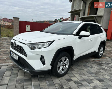 Білий Тойота РАВ 4, об'ємом двигуна 2 л та пробігом 106 тис. км за 27900 $, фото 3 на Automoto.ua