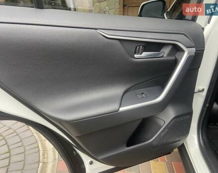 Белый Тойота РАВ 4, объемом двигателя 2 л и пробегом 41 тыс. км за 30700 $, фото 43 на Automoto.ua