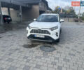 Тойота РАВ 4 2019 в Ровно на Automoto.ua Белый Тойота РАВ 4, объемом двигателя 1.99 л и пробегом 83 тыс. км за 28400 $, фото 2 на Automoto.ua