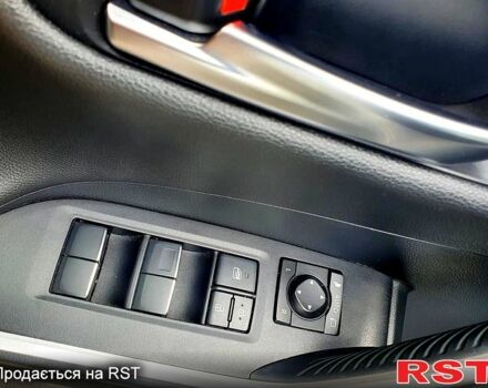 Белый Тойота РАВ 4, объемом двигателя 2.5 л и пробегом 70 тыс. км за 25000 $, фото 5 на Automoto.ua