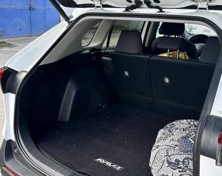 Білий Тойота РАВ 4, об'ємом двигуна 2.5 л та пробігом 121 тис. км за 27000 $, фото 10 на Automoto.ua